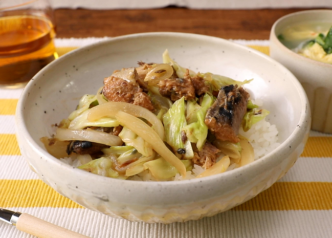 さば味噌キャベ丼の画像